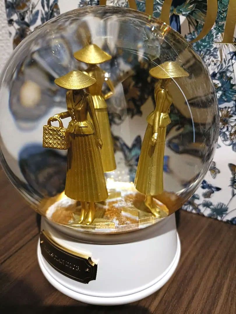 DIOR スノードーム 箱あり リボンラッピング　限定ショッパー付き
