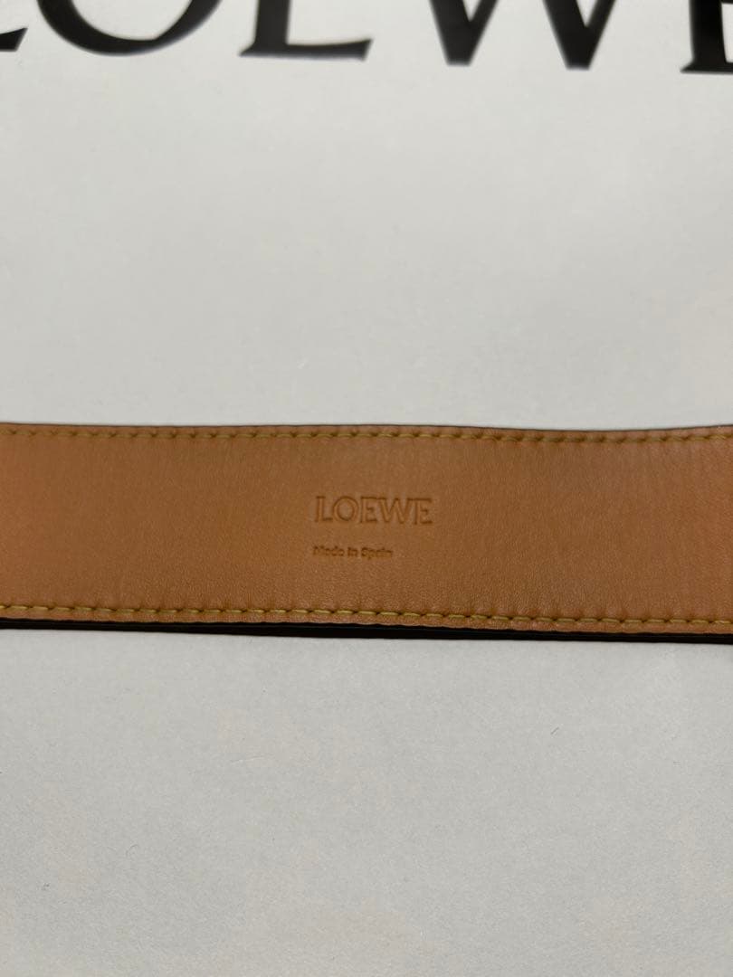 LOEWE ロエベ　箔押しレザーブレスレット　アナグラム