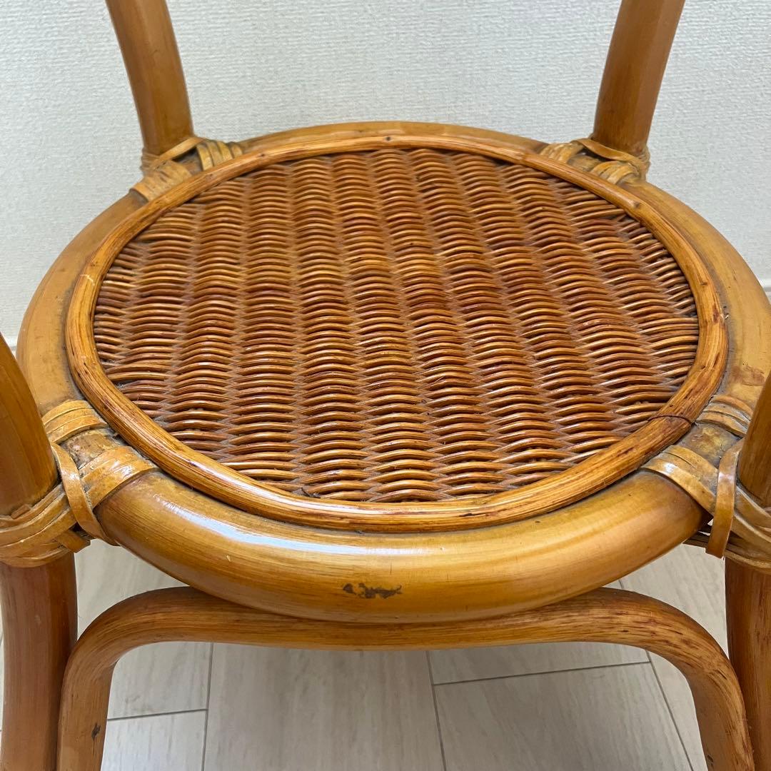 ガラス天板×籐ラタンフレーム　丸テーブル　ラタン　レトロ