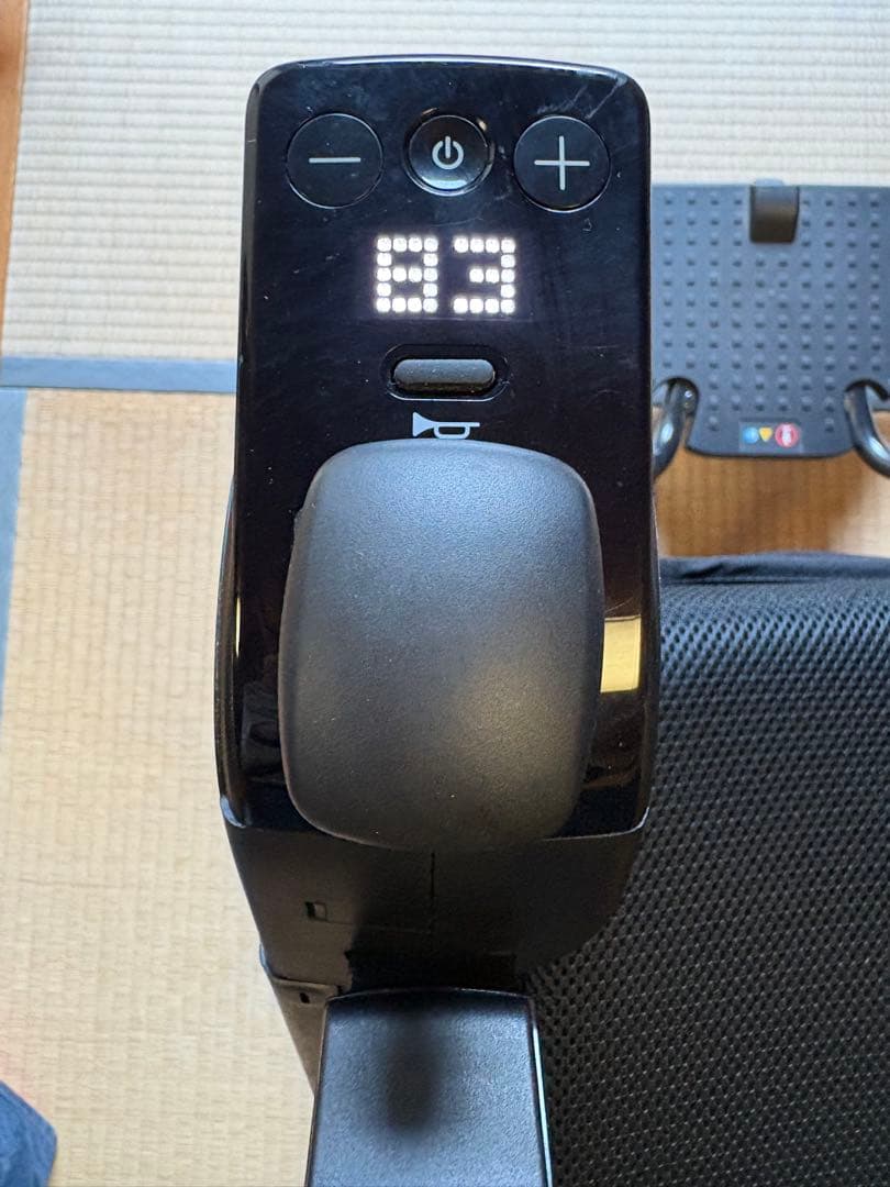 折りたたみ式電動車椅子　WHILL Model F