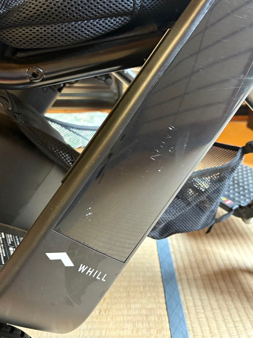 折りたたみ式電動車椅子　WHILL Model F