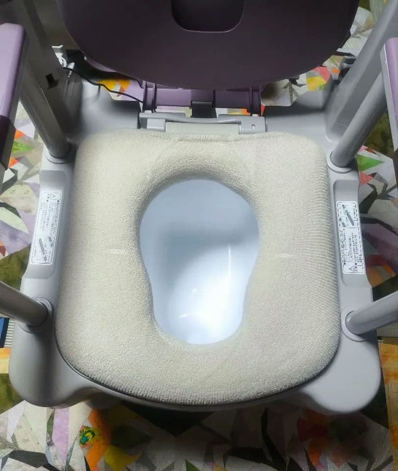 【新品】PN-L30212 ポータブルトイレ 座楽 ラフィーネ　脱臭 前後傾斜脚