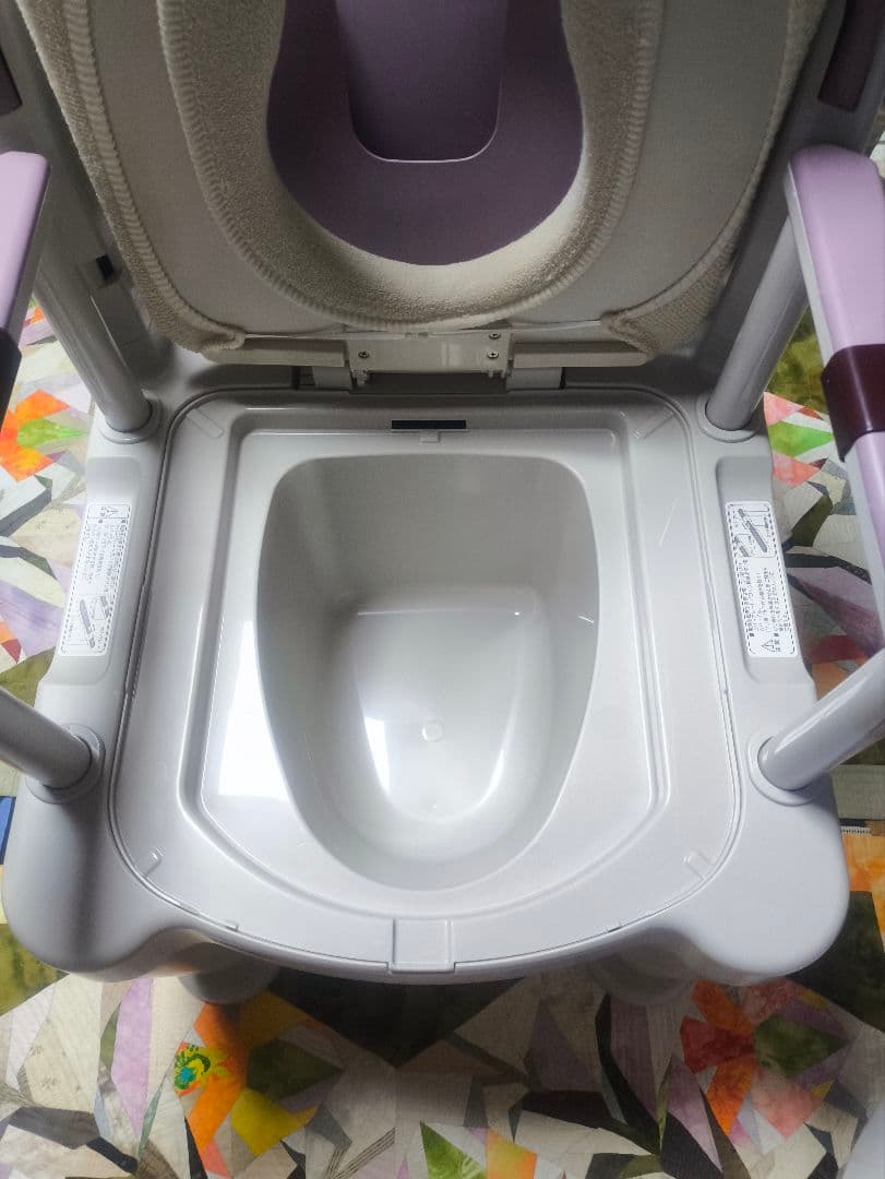 【新品】PN-L30212 ポータブルトイレ 座楽 ラフィーネ　脱臭 前後傾斜脚