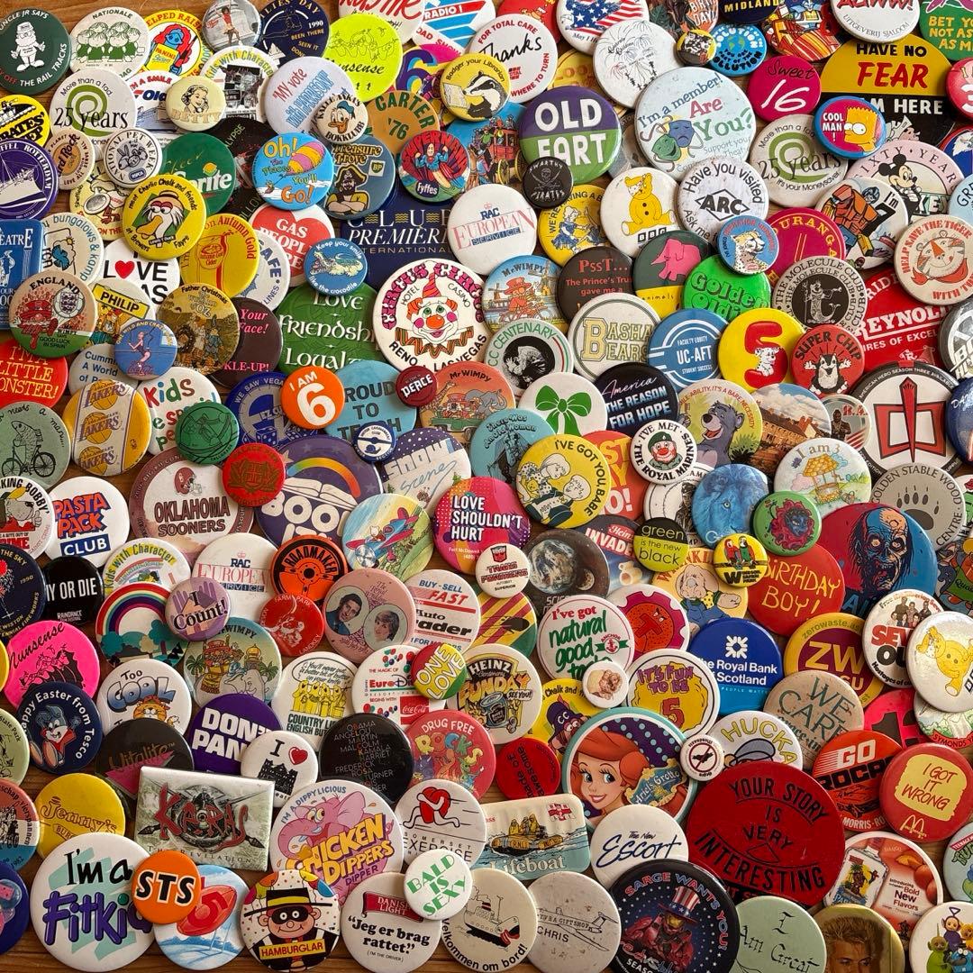 ピ*ピ様 ヴィンテージ缶バッジ200個OVER ／アメリカ・イギリス／Vinta