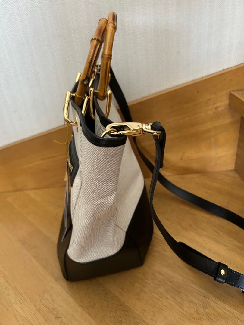 【新品未使用】VIOLA D'OROバンブーハンドルトートバッグベージュブラック