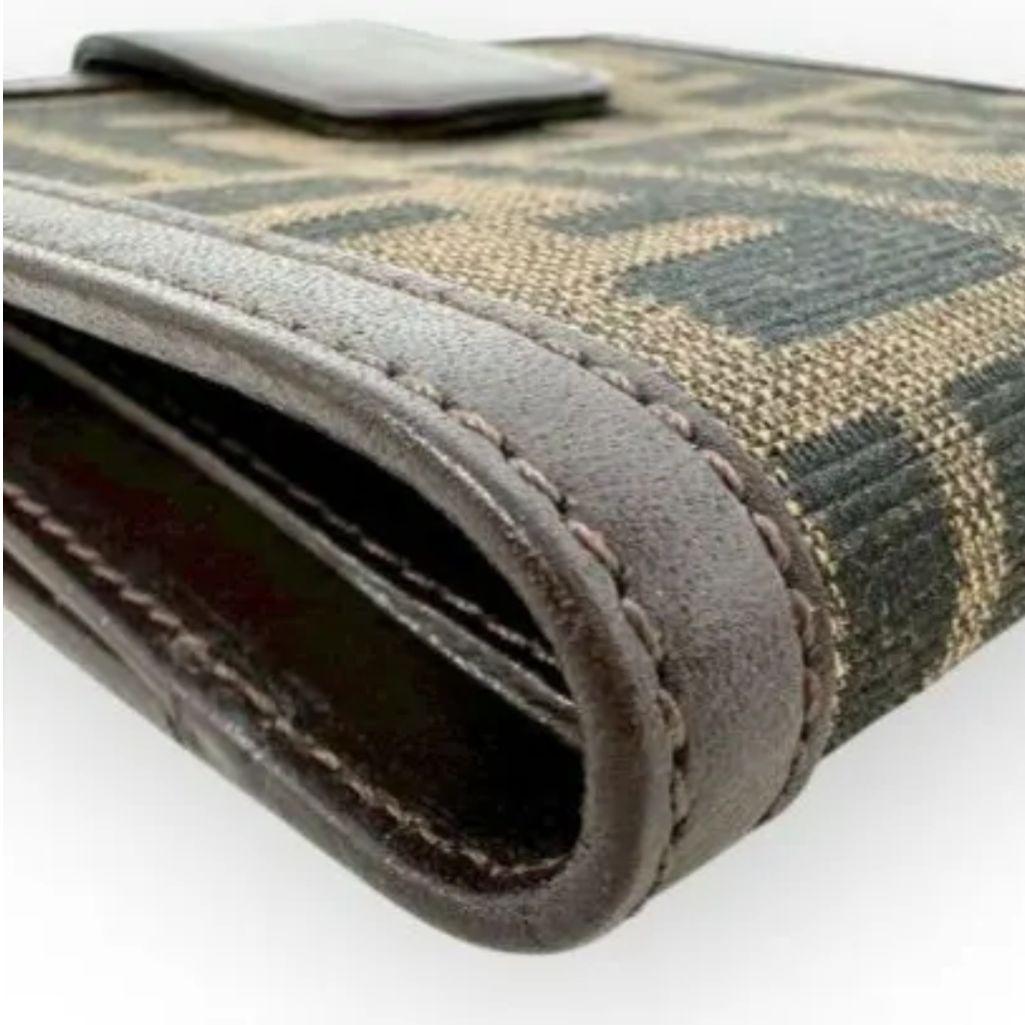 【希少/美品】FENDI フェンディ ズッカ柄 FFロゴ 二つ折り財布 元箱付き