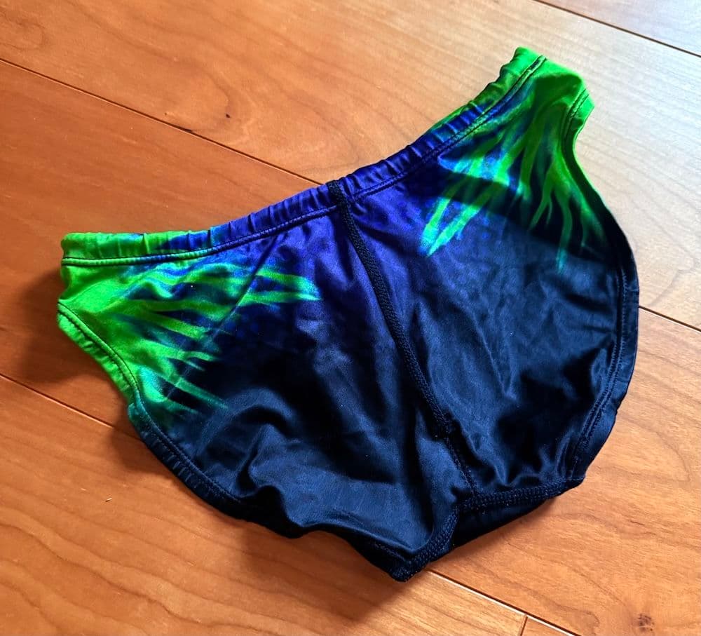 speedo アクアブレード ダイナカット ブルー　L　光沢　ウロコ　競パン