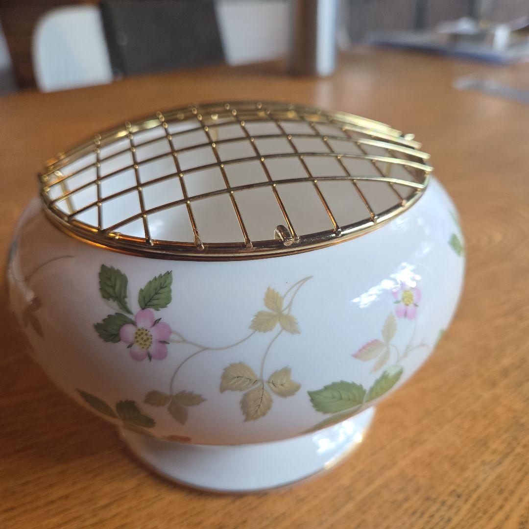 ウェッジウッド　ワイルドストロベリー　ローズボウル