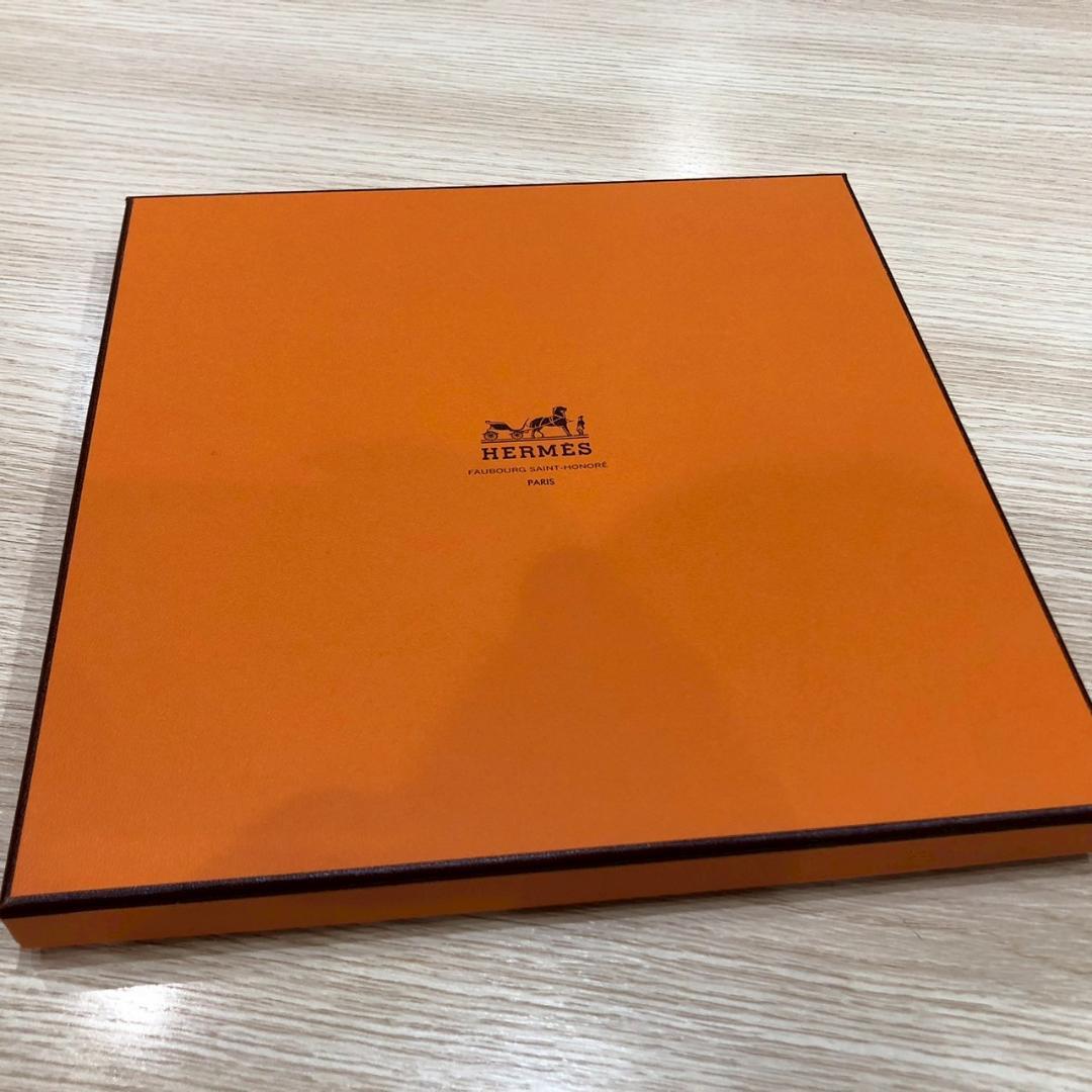 ♥最終値下げ！【極美品】HERMES　カレ90　ピタゴラス　シルク100%
