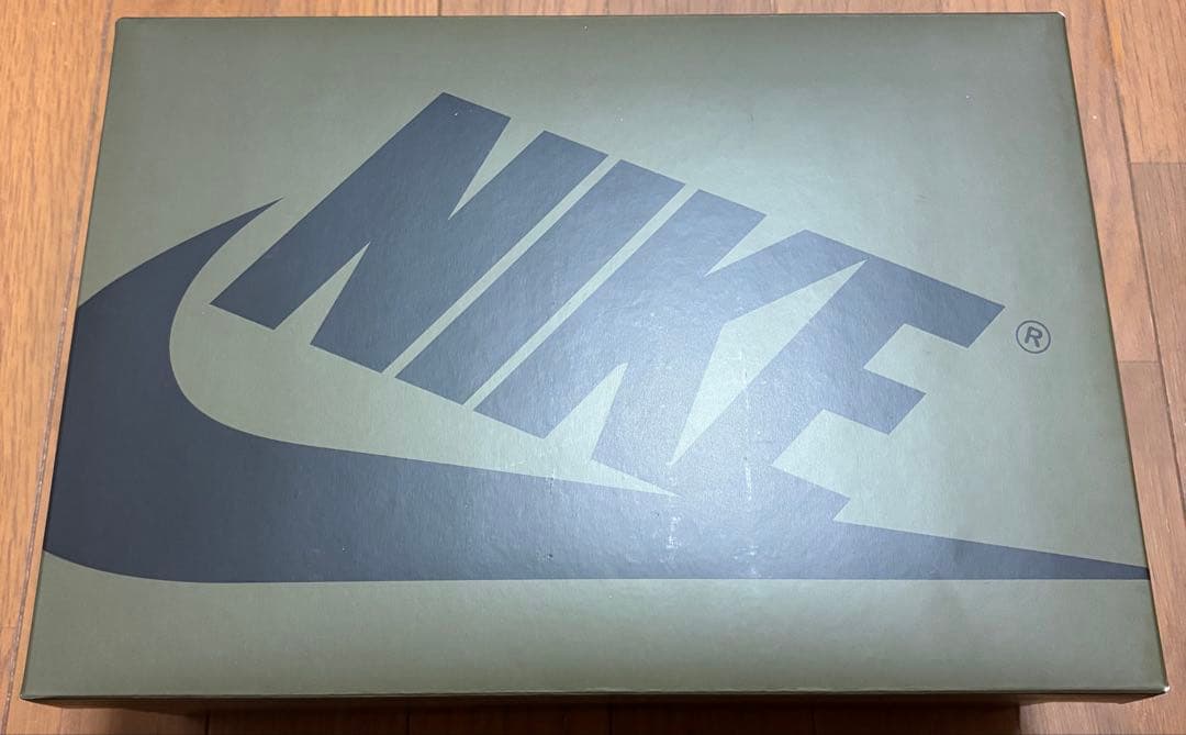 エア ジョーダン 1 レトロ LOW OG オリーブホワイト