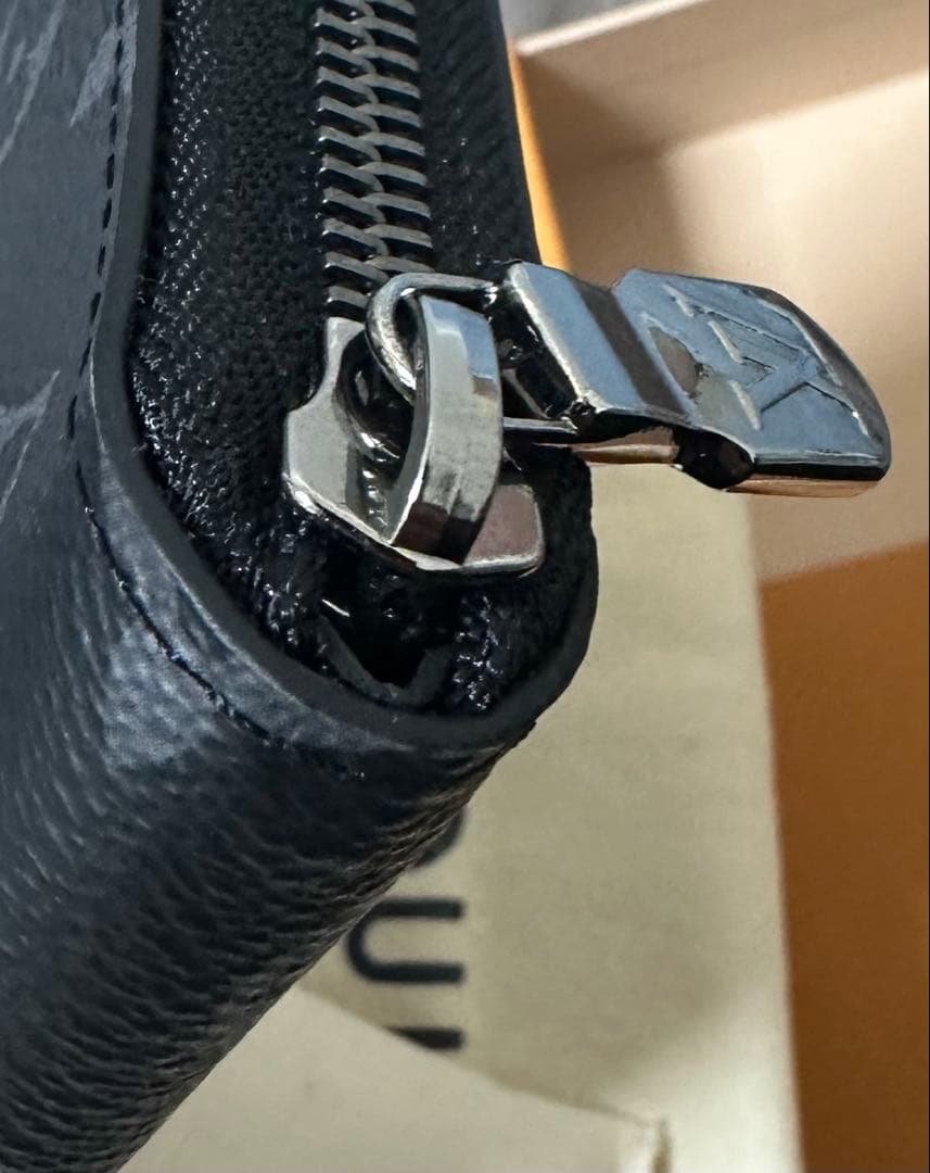 ルイ・ヴィトン　ジッピーウォレット