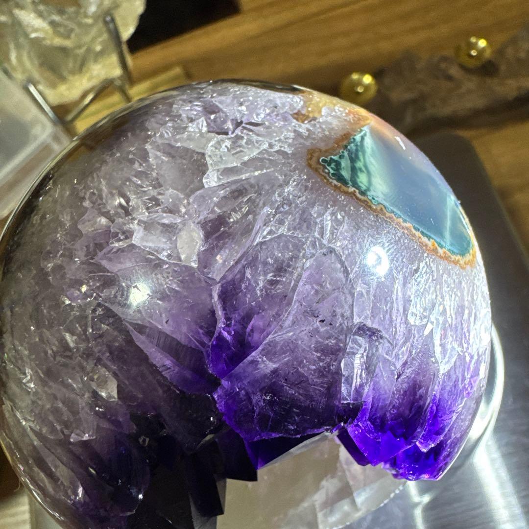 希少　極上品　カルサイト共生アメジストの笑い口　置物　丸玉　笑口　帝王紫