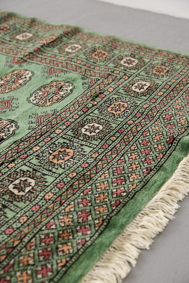 新品　大型ヴィンテージラグ　パキスタン絨毯（242×152cm）緑　茶　黒　黄