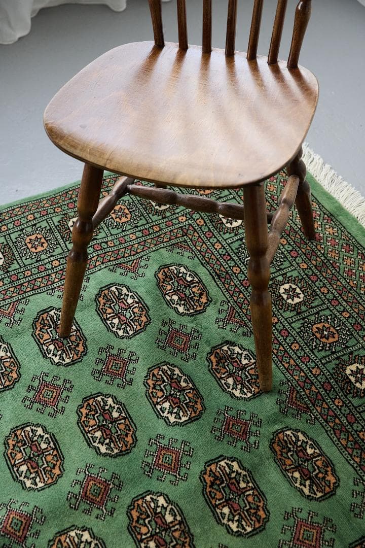 新品　大型ヴィンテージラグ　パキスタン絨毯（242×152cm）緑　茶　黒　黄