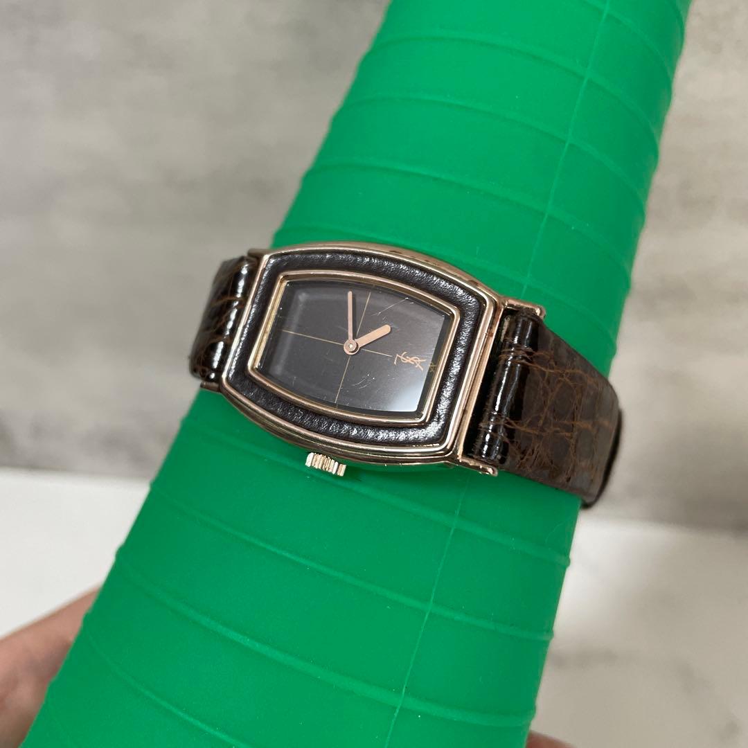 稼動品　YSL イヴサンローラン　トノー型　手巻き　ヴィンテージ　腕時計