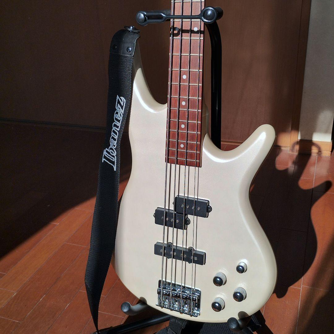 Ibanez アイバニーズ　Gio　　GSR200 2021年製 新品同様