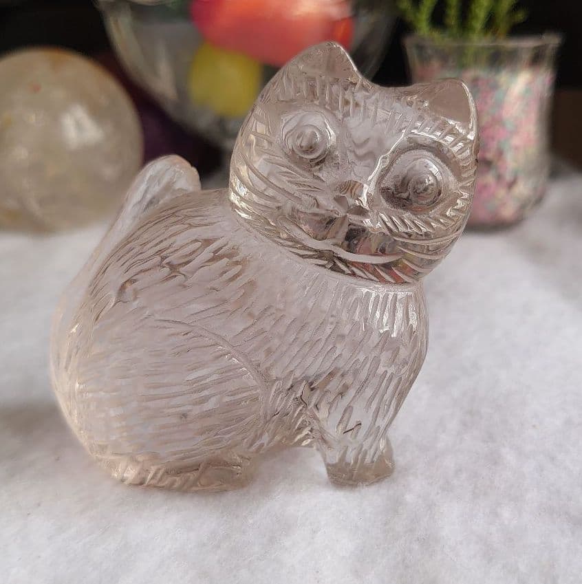 ★水晶　猫ネコねこ置物　手掘り　素敵な逸品