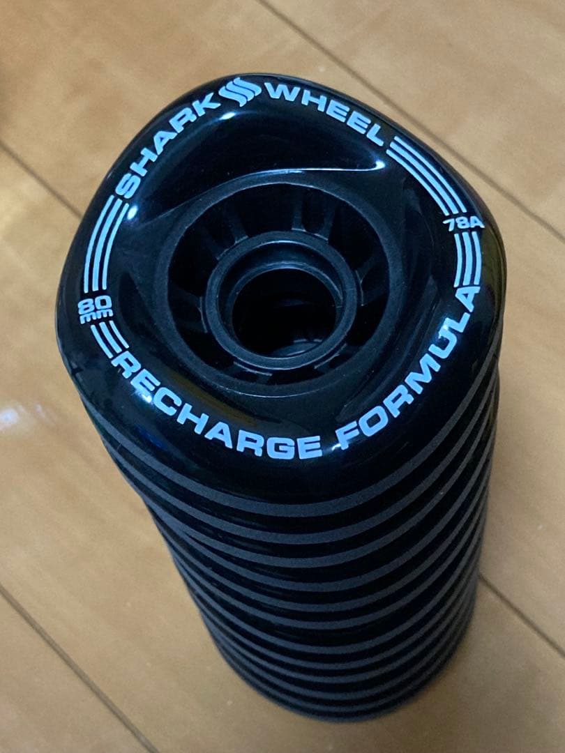 【米国本社取寄せ品】80mm シャークウィール 黒　shark wheel
