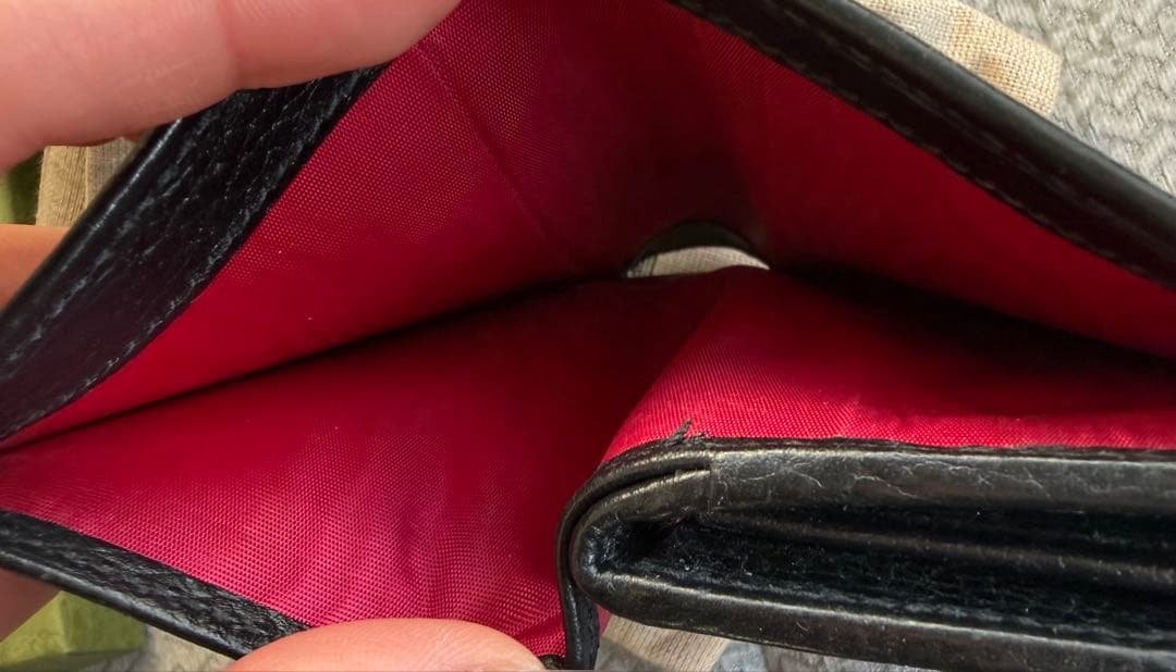 GUCCI グッチ ダブルG 二つ折り財布