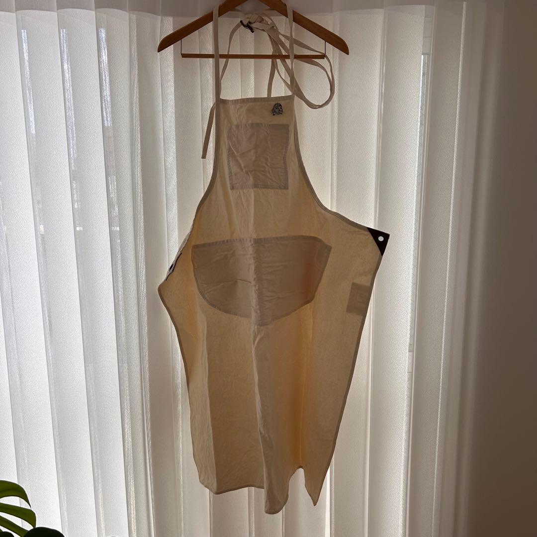 ワークエプロン （UTO） SHE WOLF DINERバッジ付