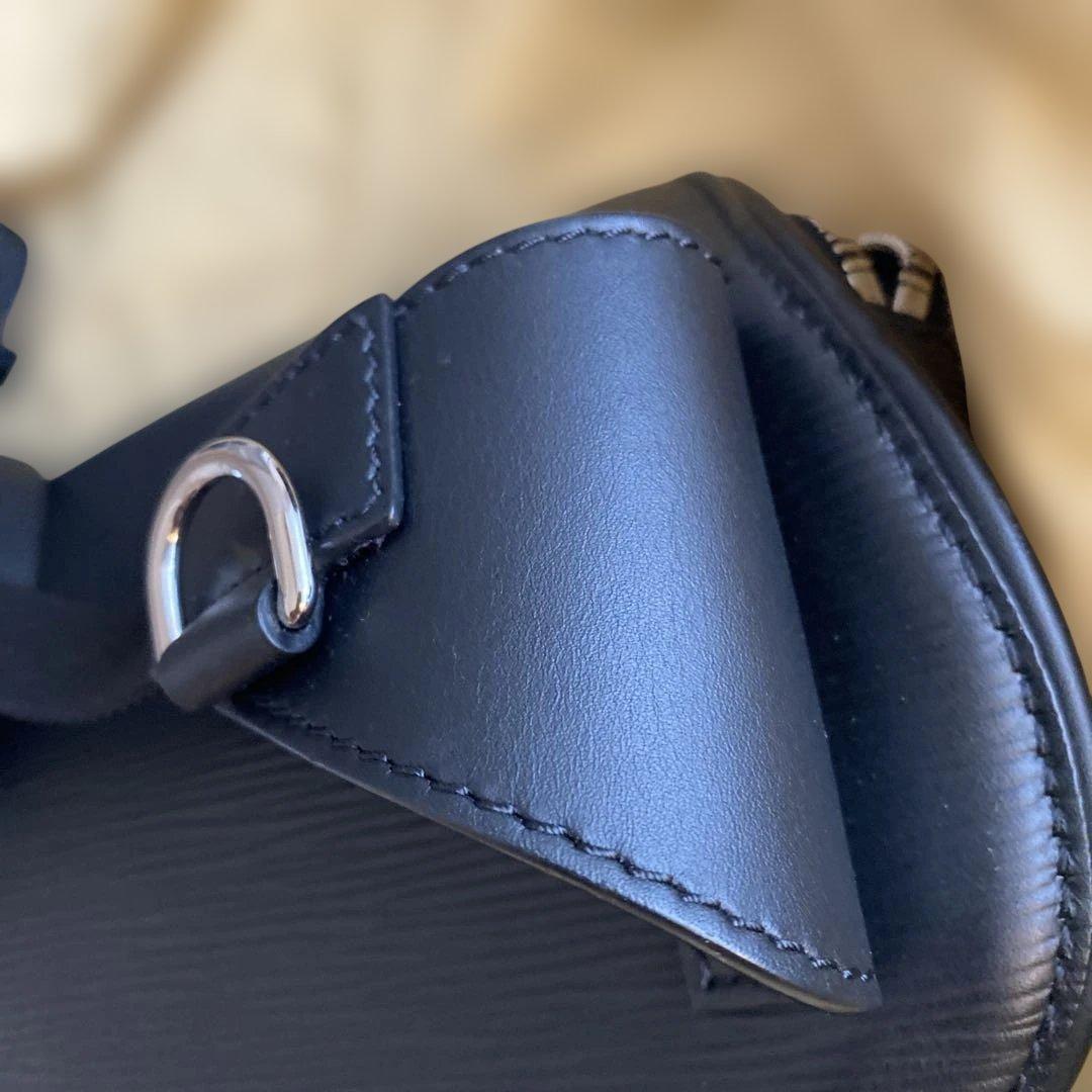 Louis Vuitton ルイビトン エピバムバッグボディバッグ未使用に近い