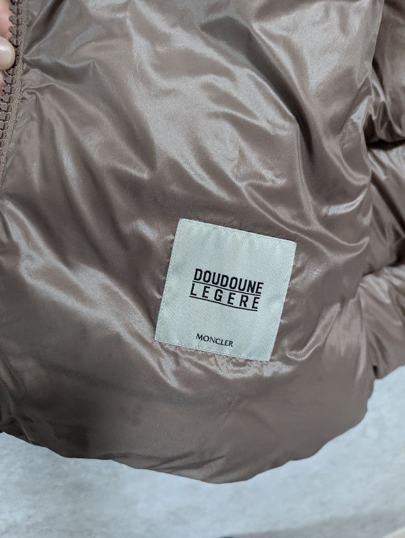 モンクレール　MONCLER ダウンジャケット ファー付き　レディース　ダウン