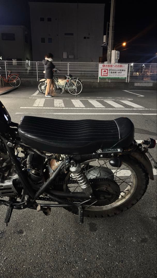 SR400/500用 薄型ベーツタイプ TTシート MOTOR ROCK