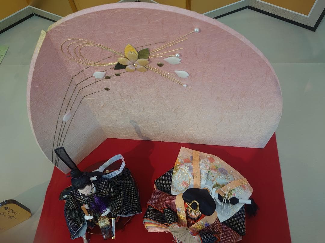 ●新品●　おひなさまセット　紬風衣装と和紙屏風