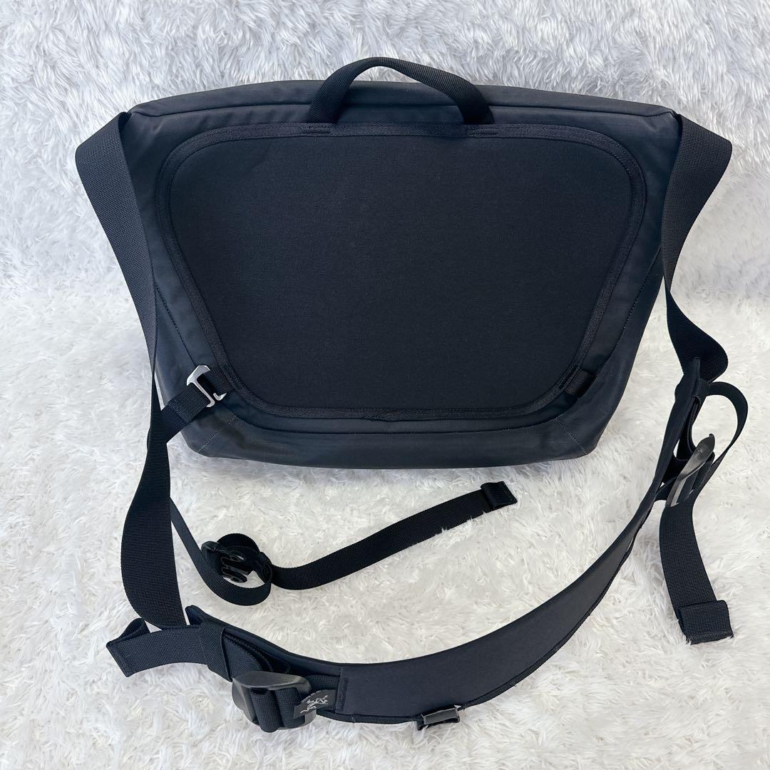 美品　ARC’TERYX GRANVILLE 10 COURIER BAG