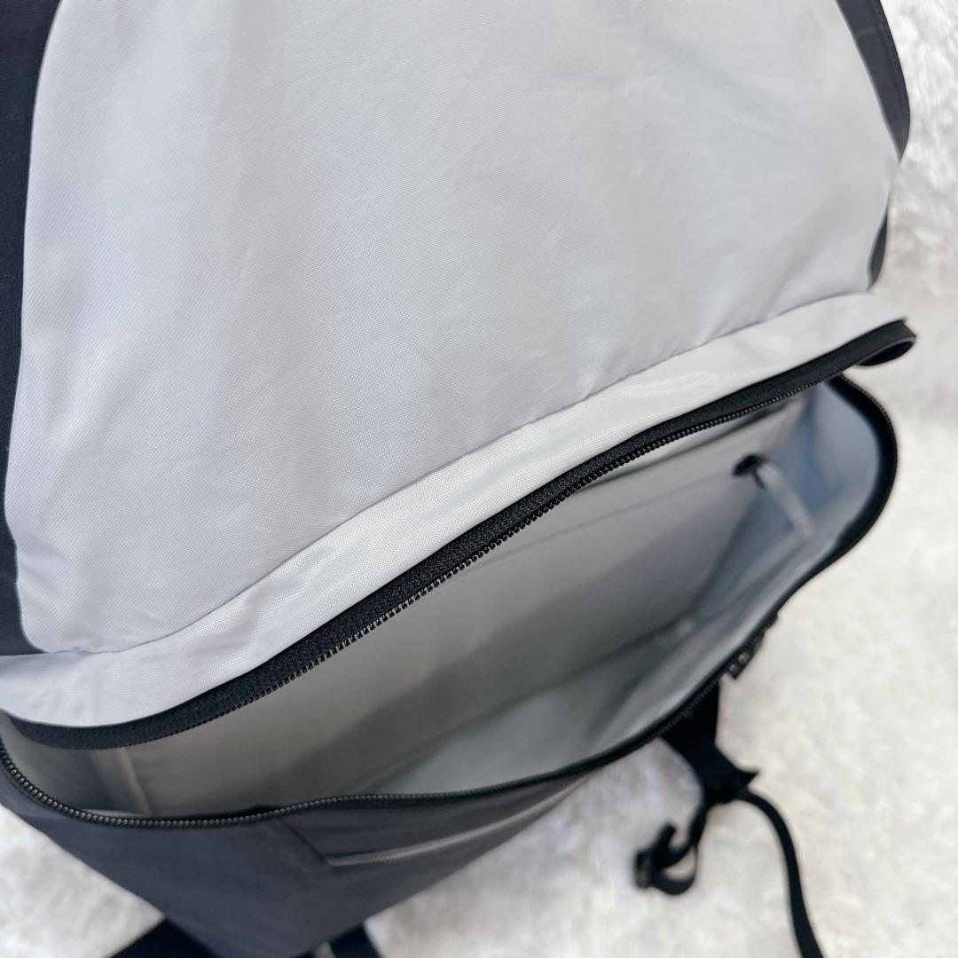 美品　ARC’TERYX GRANVILLE 10 COURIER BAG
