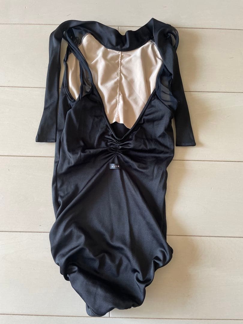 stina black スティナレオタード