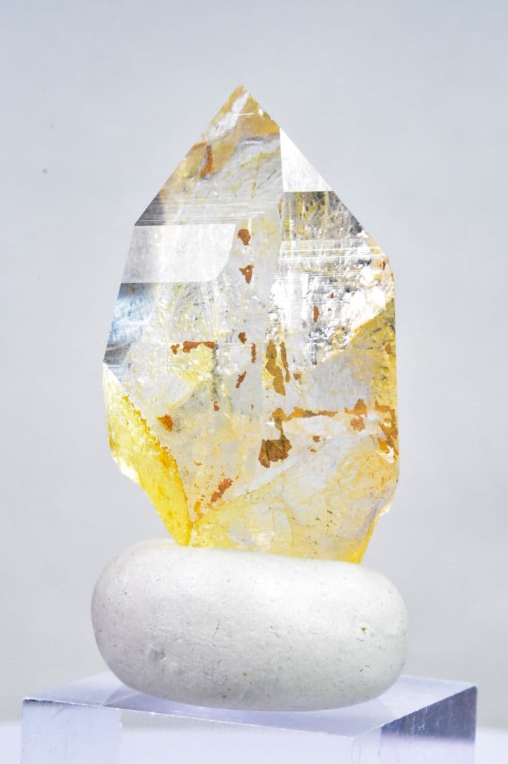 ガネーシュヒマール ヒンドゥン産 大きな剥離面クリアポイント