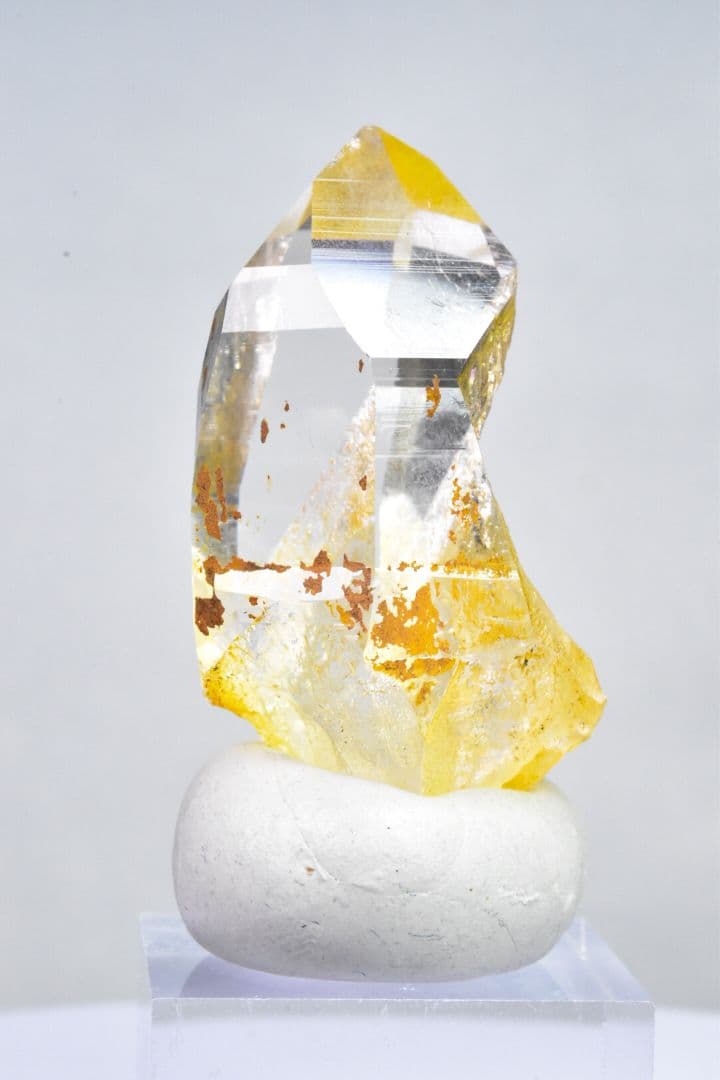 ガネーシュヒマール ヒンドゥン産 大きな剥離面クリアポイント