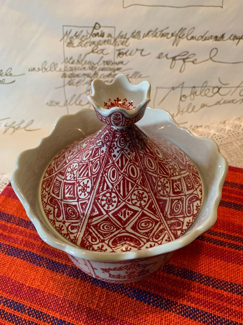 ビヨンヴィンブラッド　激レア・ビンテージのメリーゴーランド型の蓋物可愛すぎます！