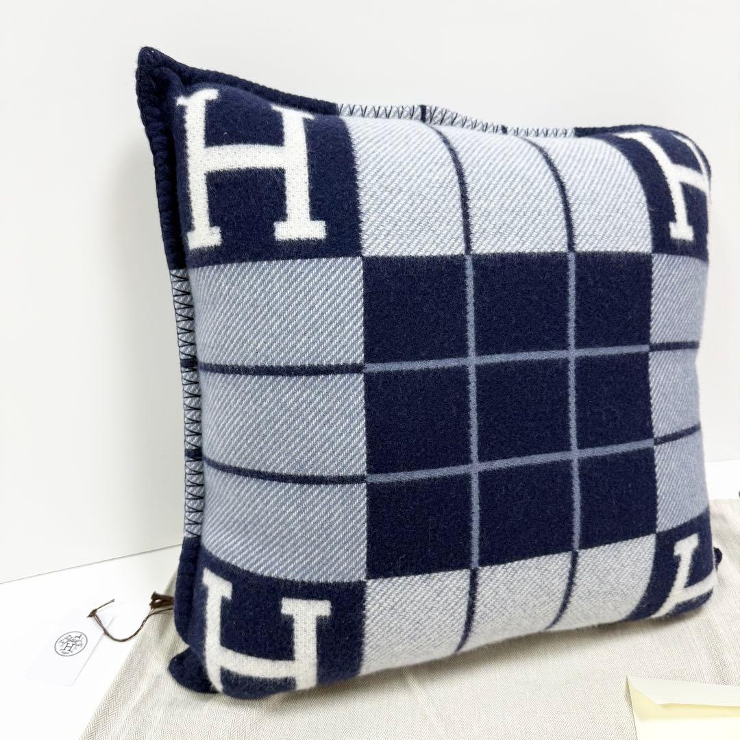 HERMES エルメス アヴァロンIII クッション ネイビー