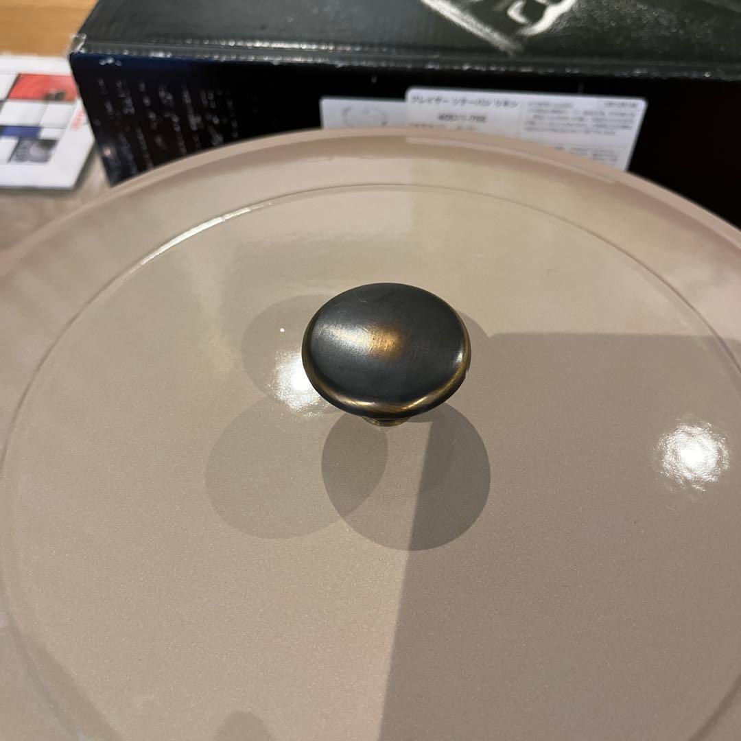 ❣️12月中お値下げ❣️STAUB ブレイザー　28cm リネン