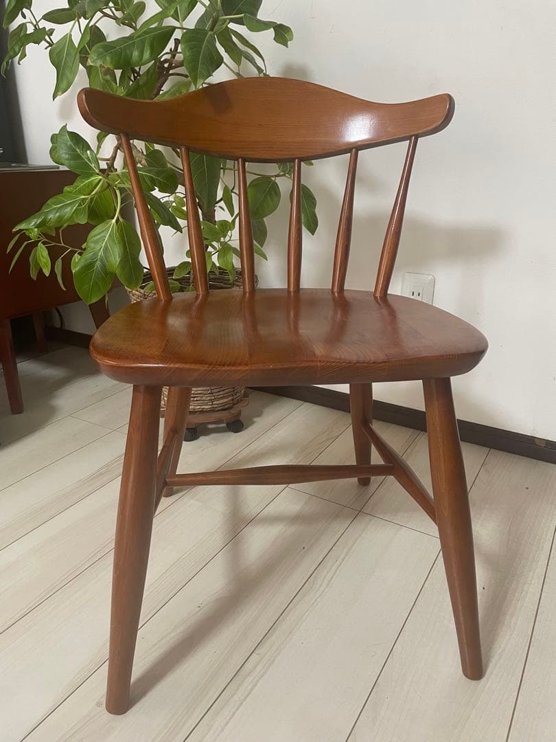 木製アンティーク椅子