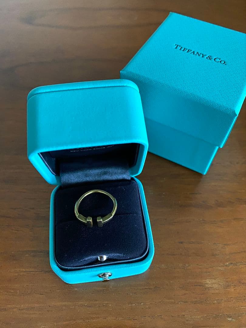 TIFFANY│T ワイヤー リング イエローゴールド