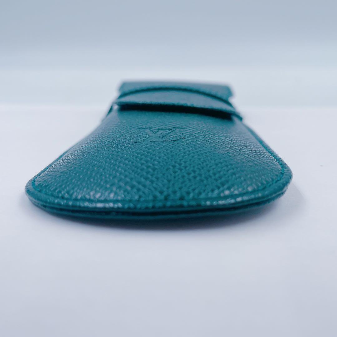 1EM42 LOUIS VUITTON ペンケース グリーン ルイヴィトン LV