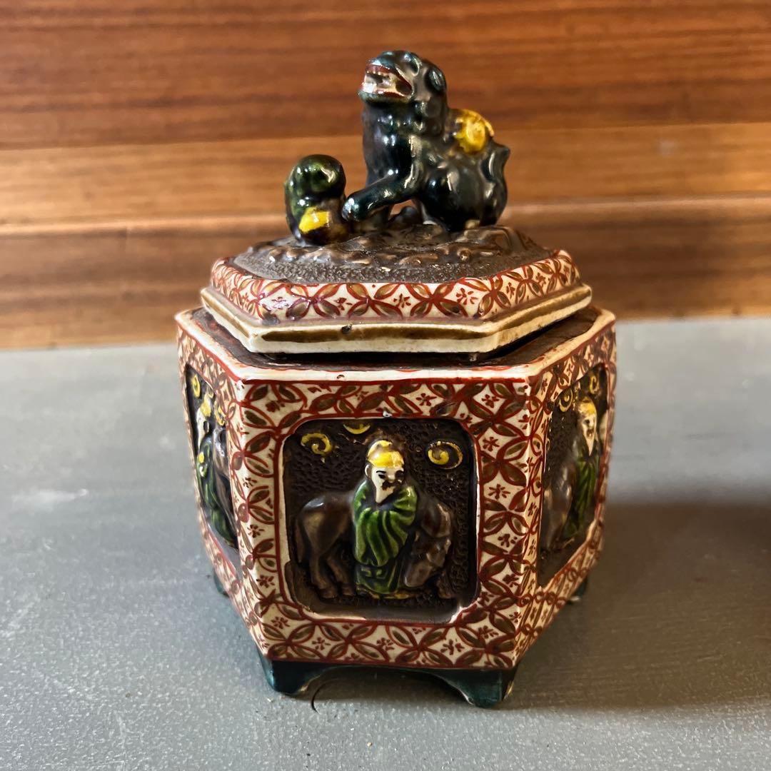 八角形の陶器製香炉