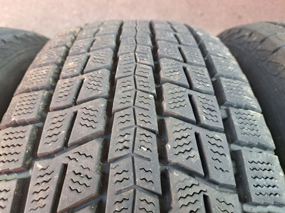 バリ山！215/70R16×4！信頼のダンロップ！WMSJ8！送料￥900