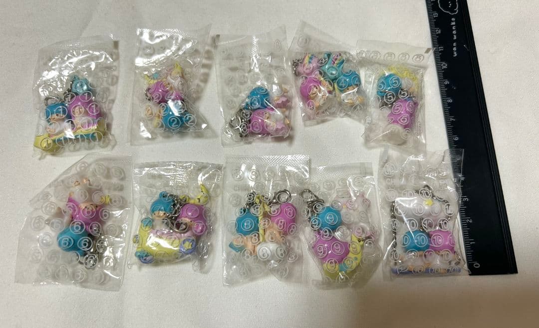キキララ　マスコット　キーホルダー　コンプリート　玩具菓子