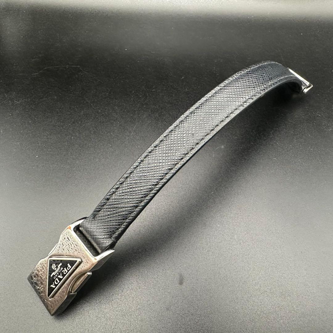 極美品✨　PRADA　プラダ　ブレスレット　レザー　ロゴ　刻印　1631