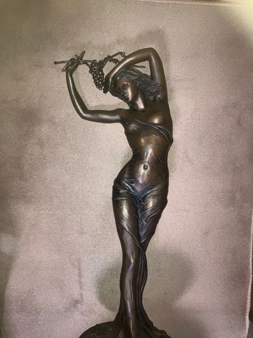大型　銅像　女性　ブロンズ