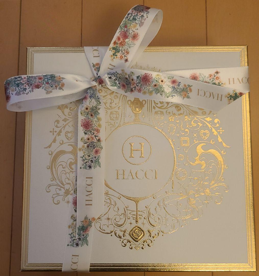 HACCIギフトセットボディウォッシュとチョコレートとハンカチ