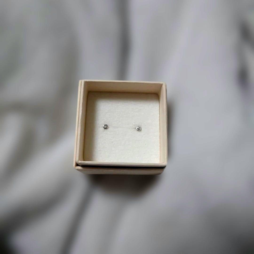 RAPA K18 ホワイトゴールド　ダイヤモンドスタッドピアス　0.04カラット