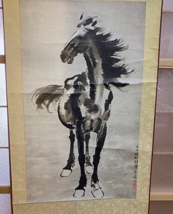 中国畫画　骨董 美術　掛け軸 中国掛け軸 中古品 古美術徐悲鴻の馬掛画
