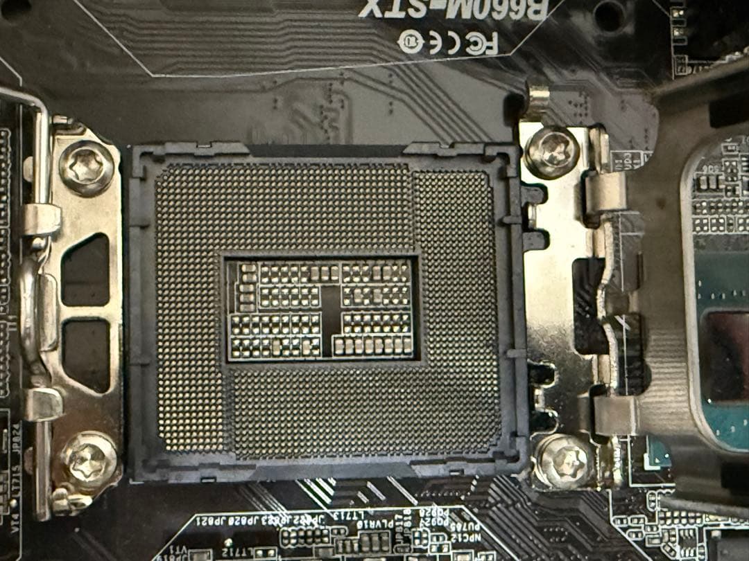 動作確認済 Deskmini B660 メモリ8GB,USB,Wi-Fi増設済