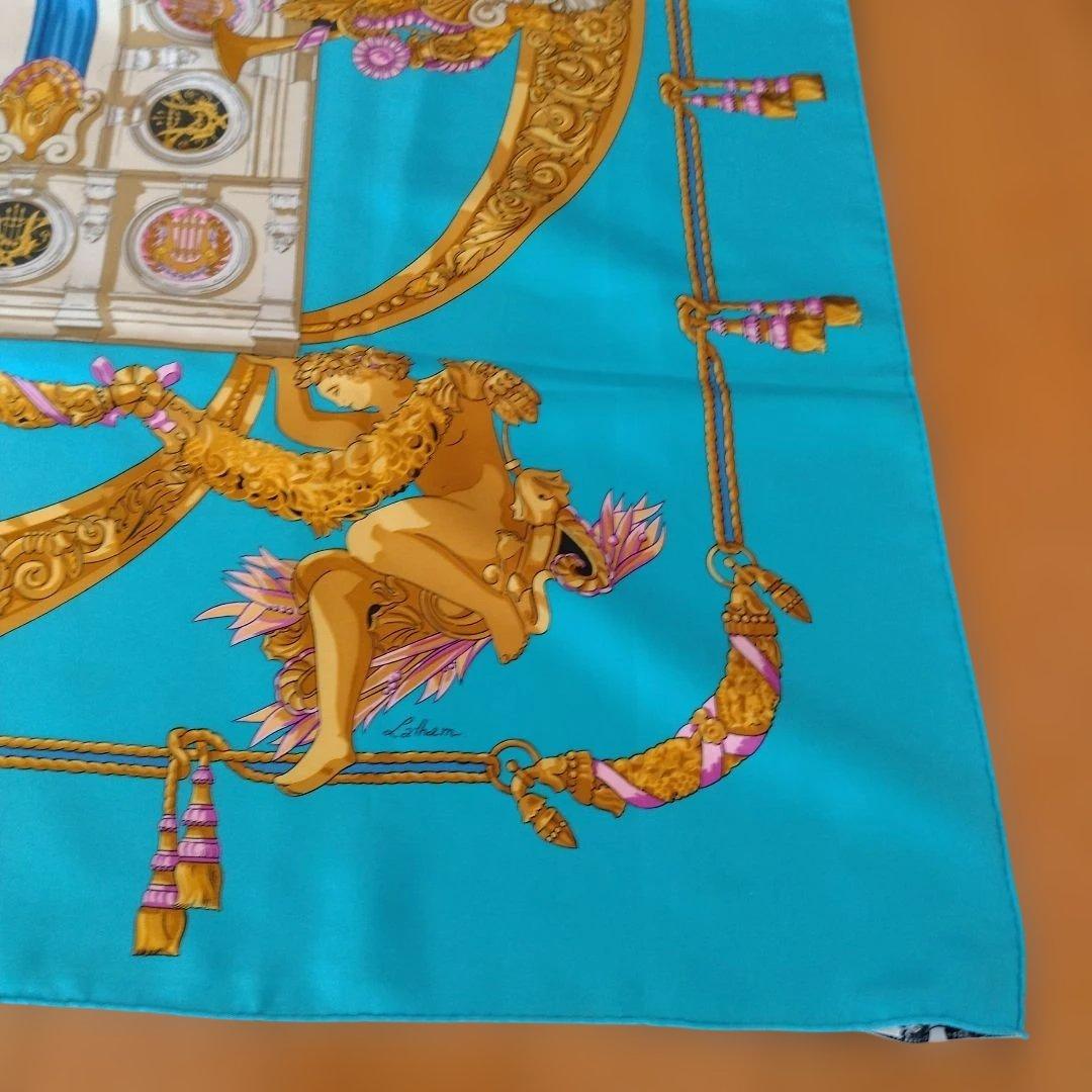 HERMÈS スカーフ 青緑色 金色装飾