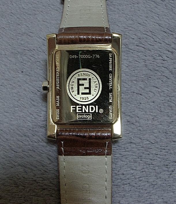 【美品】FENDI アナログ時計 ゴールド 7000G　電池交換済